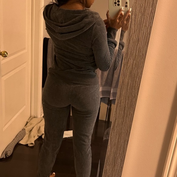 Velour track suit - Picture 3 of 3